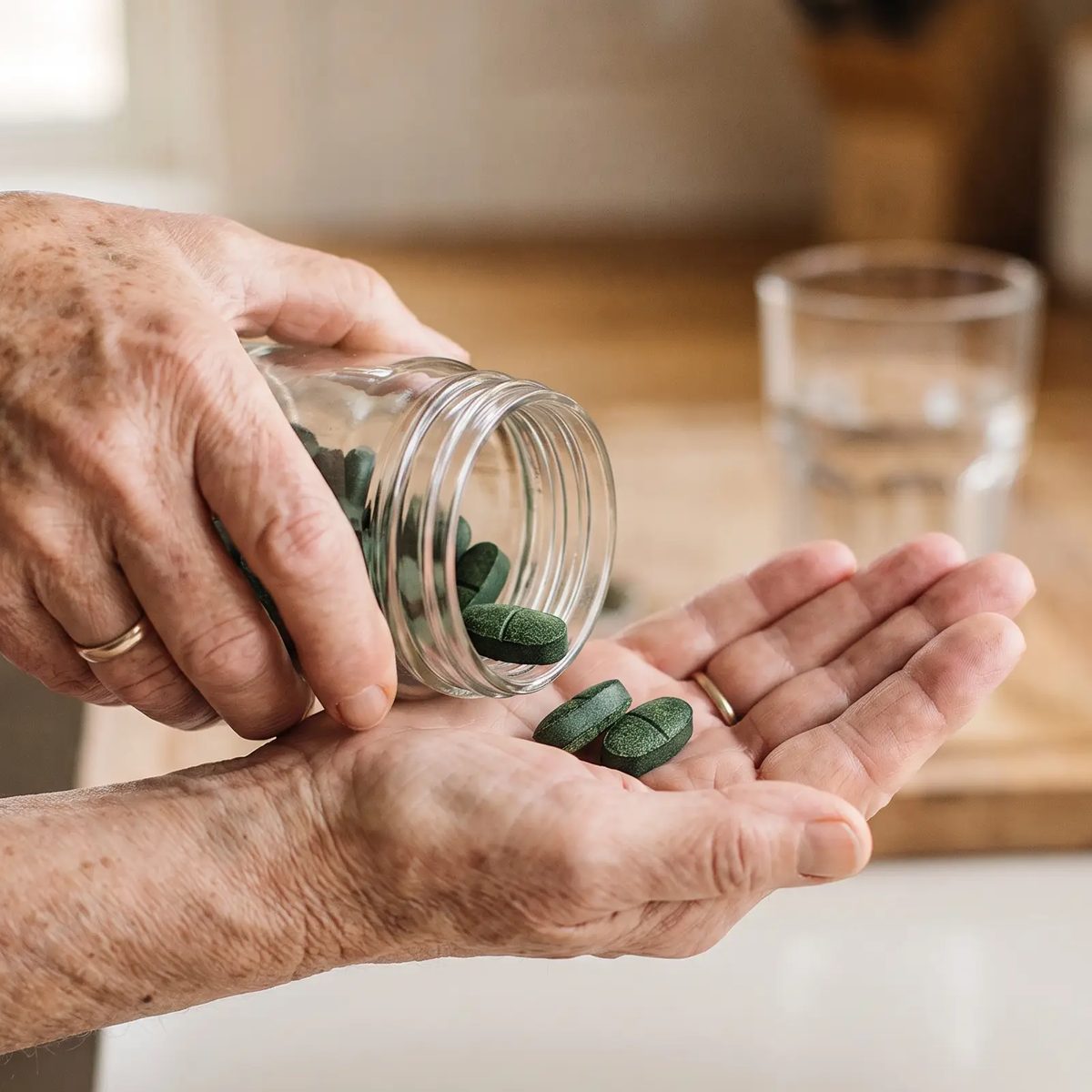 Spirulina Tablets: Plant-based daily nutrition